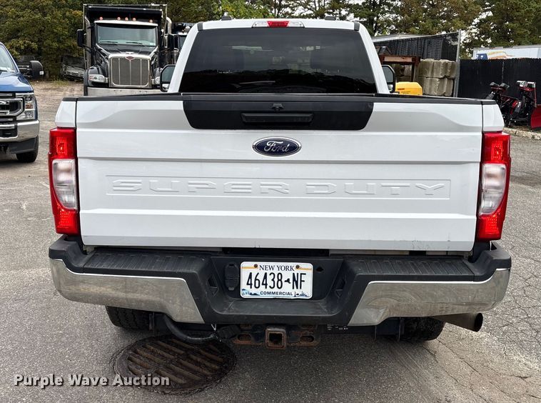 image for item EV3503 2021 Ford F350 Super Duty SuperCab pickup truck