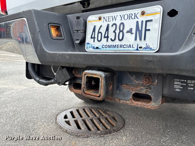 image for item EV3503 2021 Ford F350 Super Duty SuperCab pickup truck