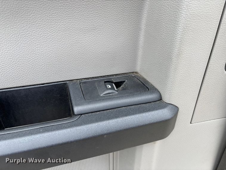 image for item EV3503 2021 Ford F350 Super Duty SuperCab pickup truck