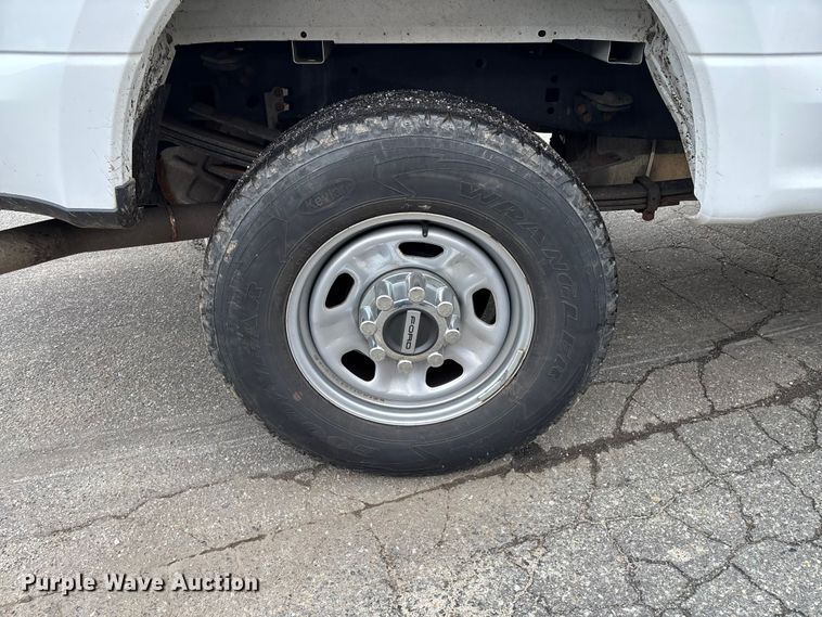 image for item EV3503 2021 Ford F350 Super Duty SuperCab pickup truck