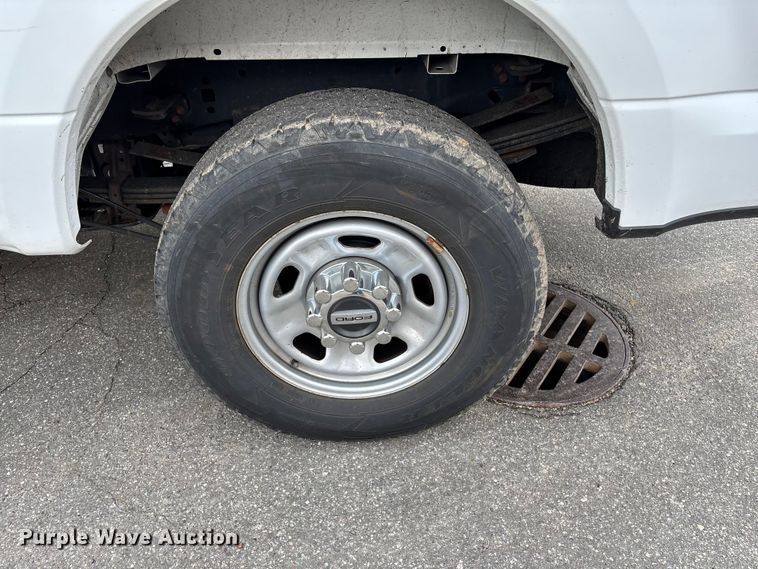 image for item EV3503 2021 Ford F350 Super Duty SuperCab pickup truck