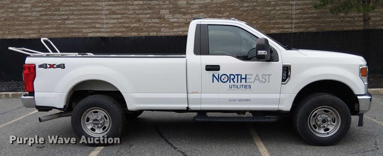 image for item EV3504 2022 Ford F350 Super Duty pickup truck