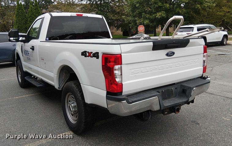 image for item EV3504 2022 Ford F350 Super Duty pickup truck