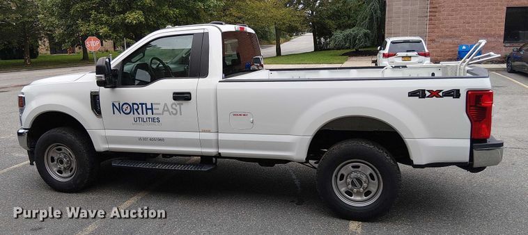 image for item EV3504 2022 Ford F350 Super Duty pickup truck