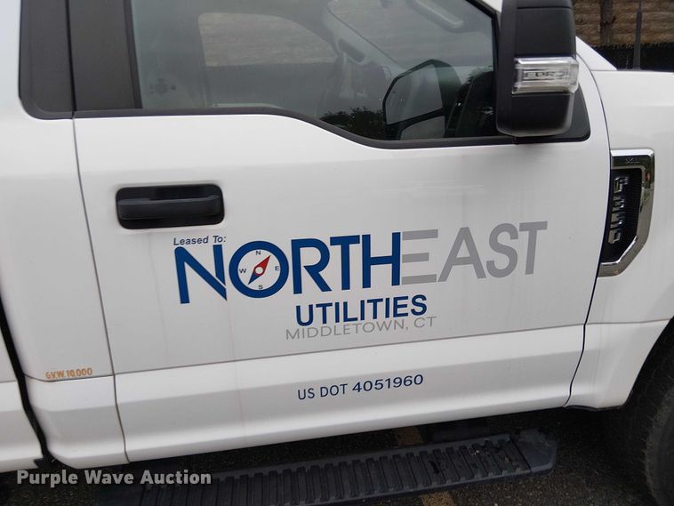 image for item EV3504 2022 Ford F350 Super Duty pickup truck