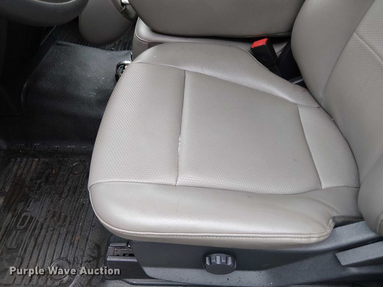 image for item EV3504 2022 Ford F350 Super Duty pickup truck