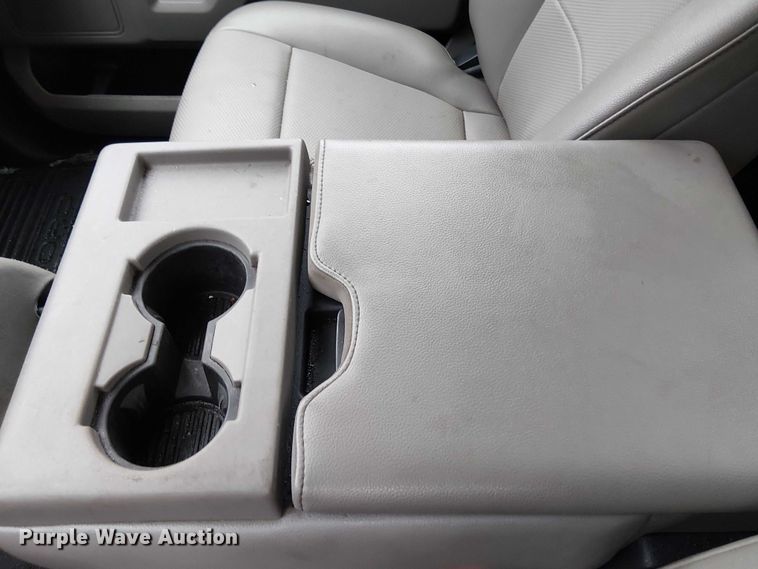 image for item EV3504 2022 Ford F350 Super Duty pickup truck