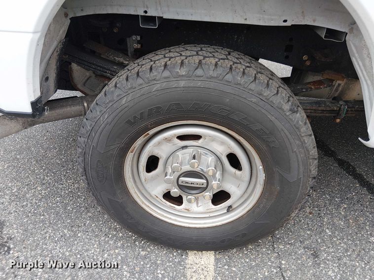 image for item EV3504 2022 Ford F350 Super Duty pickup truck