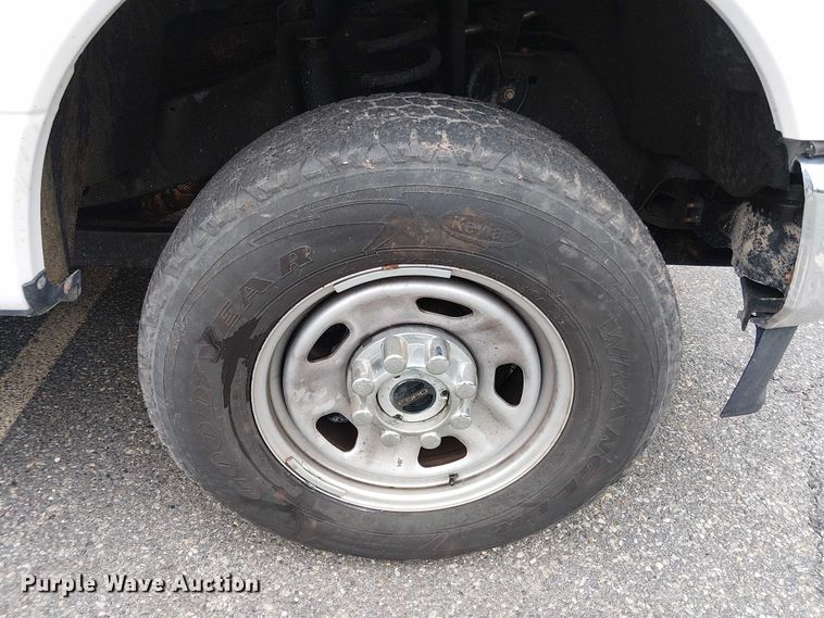 image for item EV3504 2022 Ford F350 Super Duty pickup truck