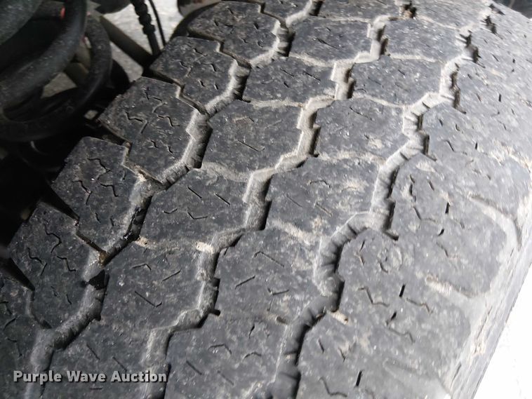 image for item EV3504 2022 Ford F350 Super Duty pickup truck