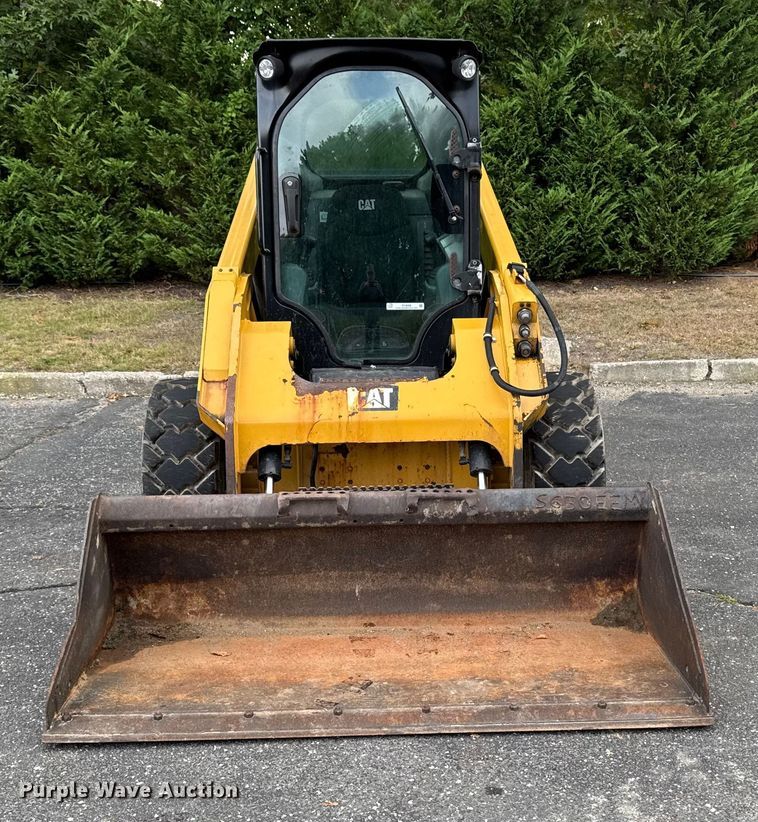 MINI CARGADOR SOBRE RUEDAS 2015 CATERPILLAR 272D
