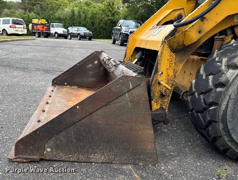 image for item EV4008 2015 Caterpillar 272D skid steer loader