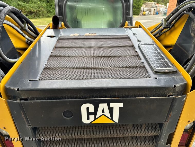 image for item EV4008 2015 Caterpillar 272D skid steer loader