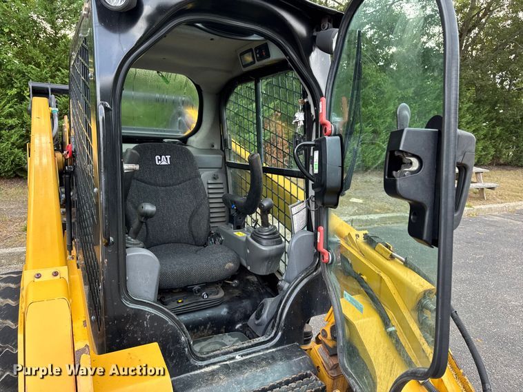 image for item EV4008 2015 Caterpillar 272D skid steer loader