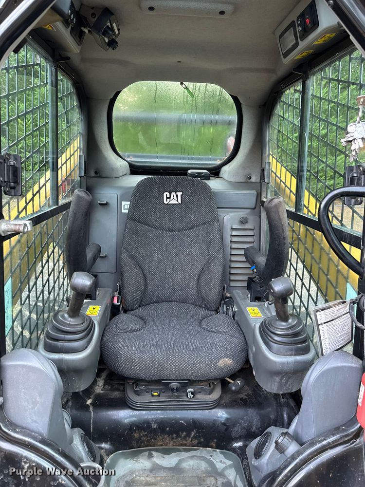 image for item EV4008 2015 Caterpillar 272D skid steer loader