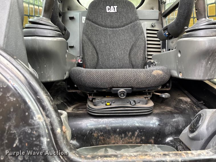 image for item EV4008 2015 Caterpillar 272D skid steer loader