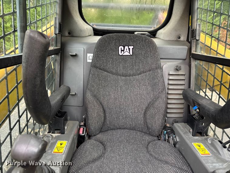 image for item EV4008 2015 Caterpillar 272D skid steer loader