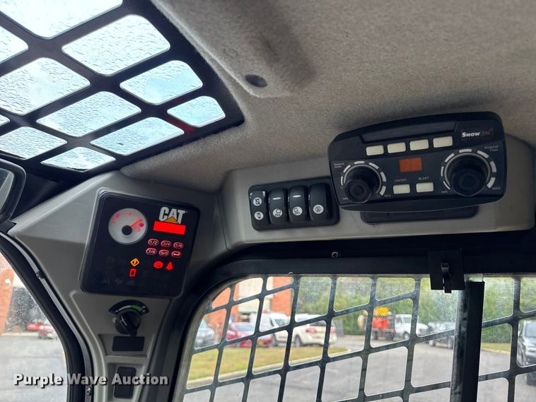 image for item EV4008 2015 Caterpillar 272D skid steer loader