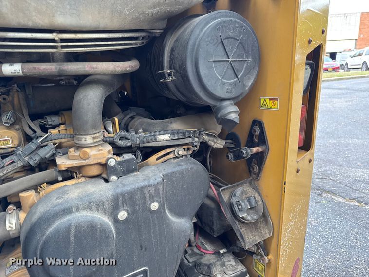 image for item EV4008 2015 Caterpillar 272D skid steer loader