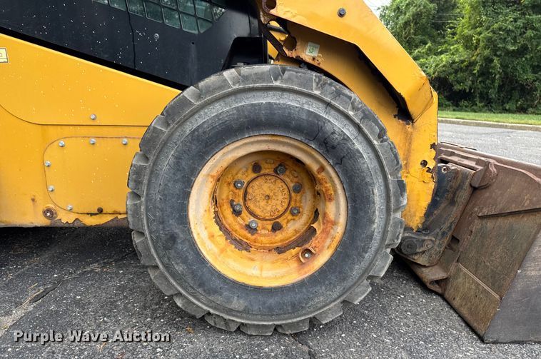 image for item EV4008 2015 Caterpillar 272D skid steer loader