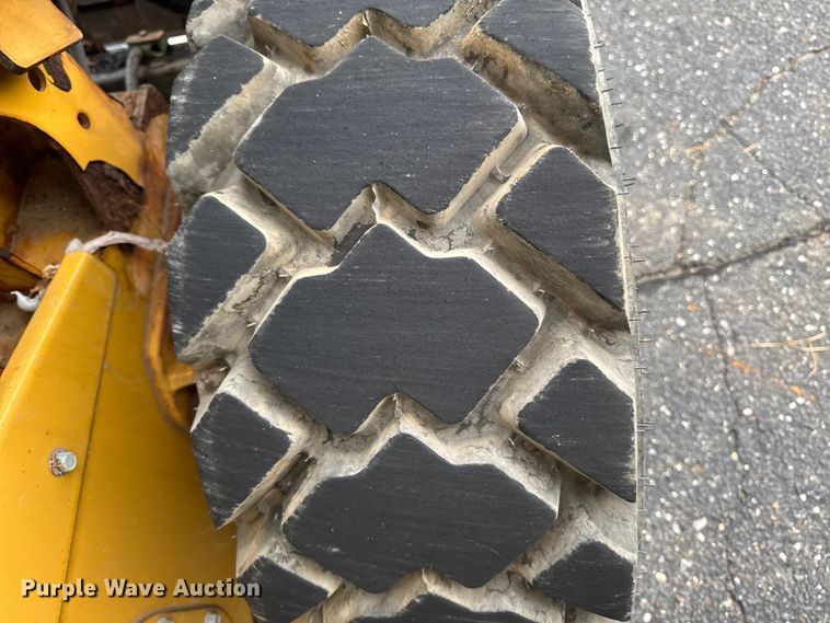 image for item EV4008 2015 Caterpillar 272D skid steer loader