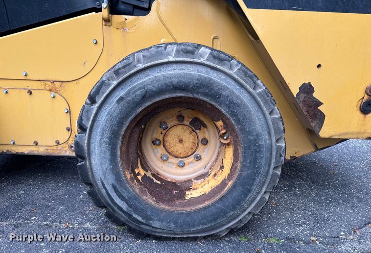 image for item EV4008 2015 Caterpillar 272D skid steer loader
