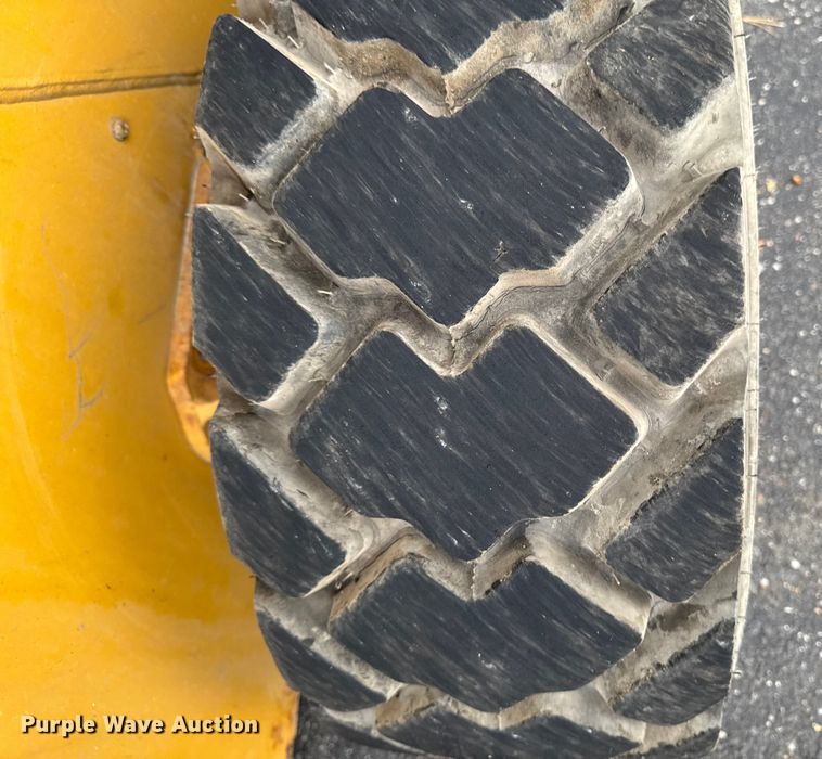 image for item EV4008 2015 Caterpillar 272D skid steer loader