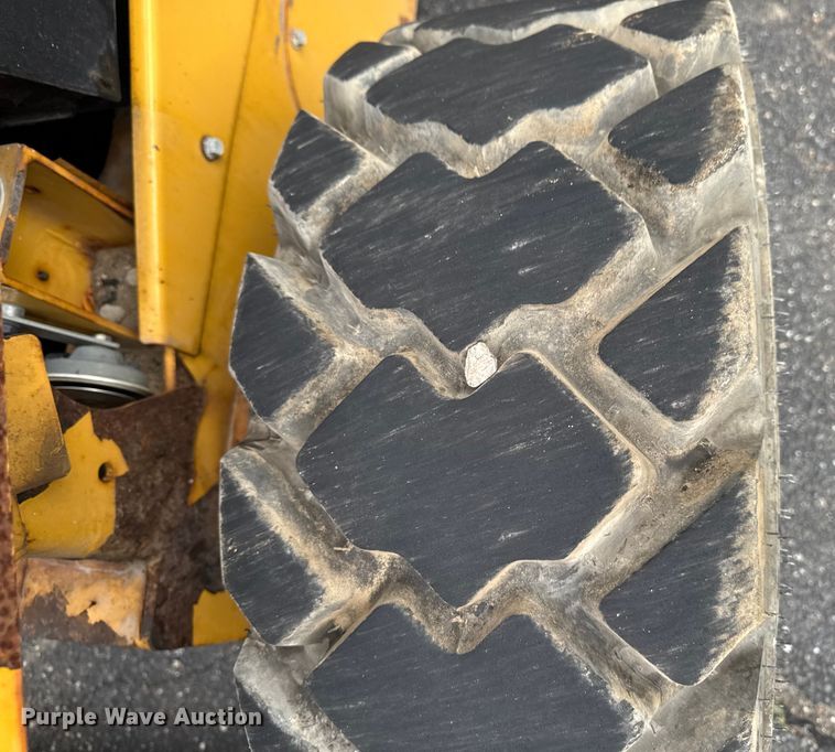 image for item EV4008 2015 Caterpillar 272D skid steer loader