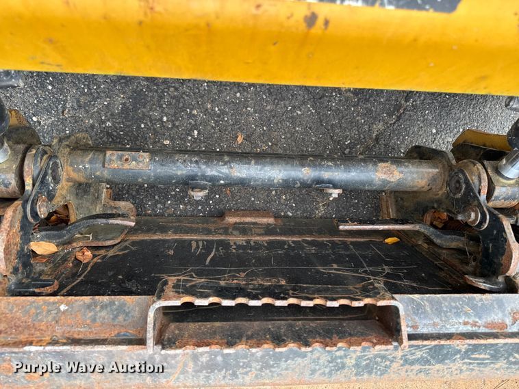 image for item EV4010 2015 Caterpillar 242D skid steer loader