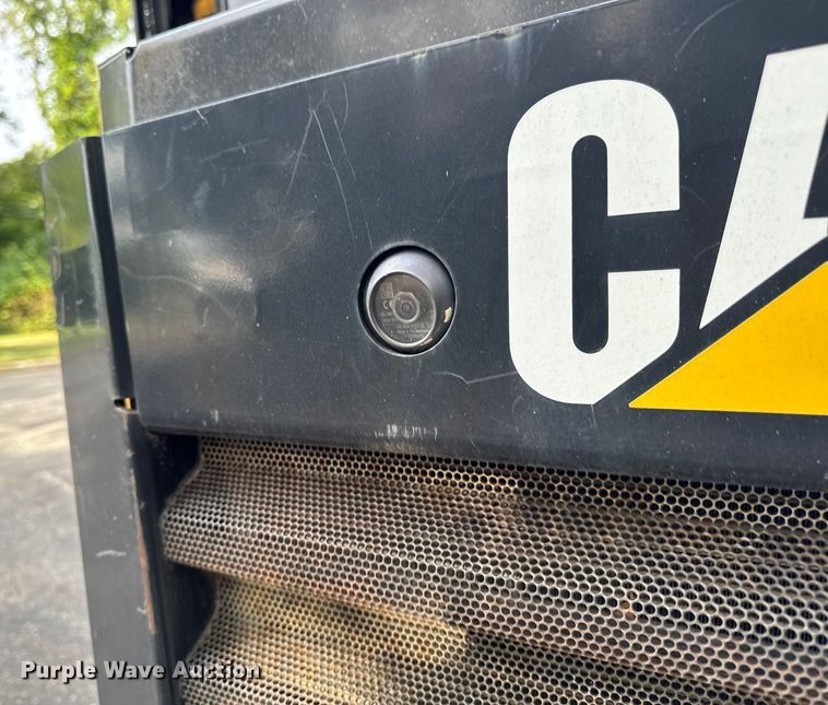 image for item EV4010 2015 Caterpillar 242D skid steer loader
