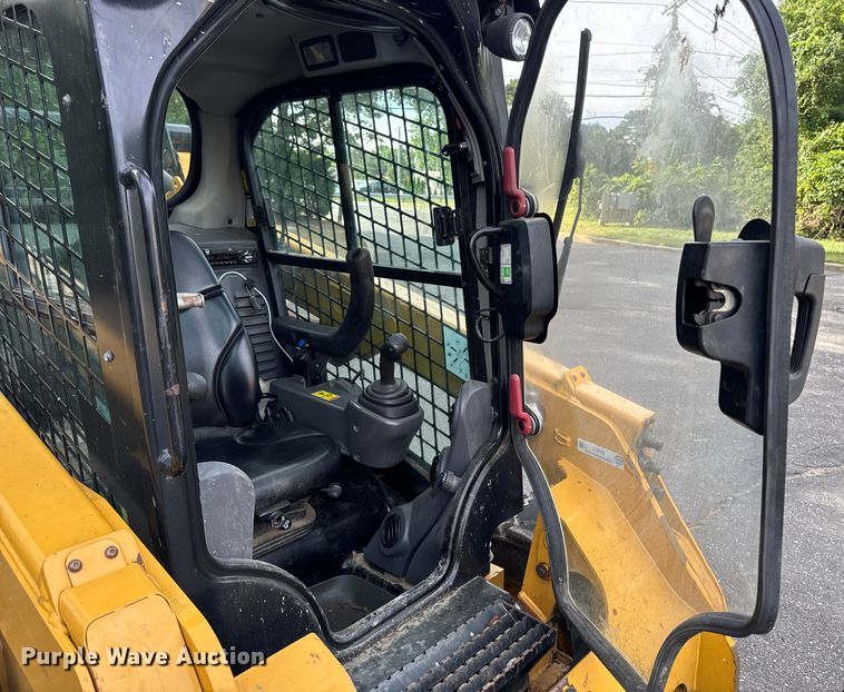 image for item EV4010 2015 Caterpillar 242D skid steer loader
