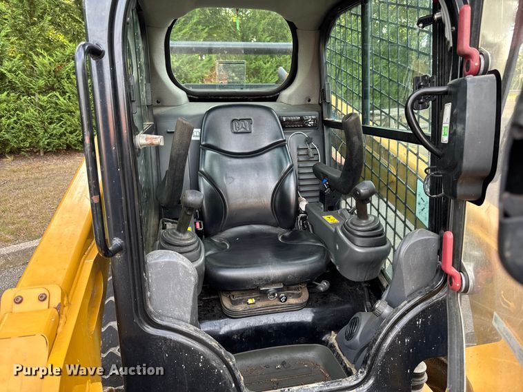 image for item EV4010 2015 Caterpillar 242D skid steer loader