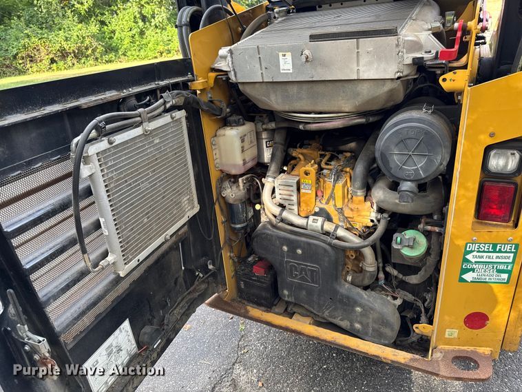 image for item EV4010 2015 Caterpillar 242D skid steer loader