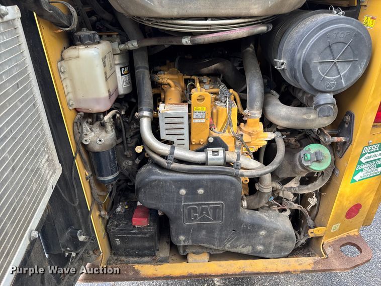 image for item EV4010 2015 Caterpillar 242D skid steer loader