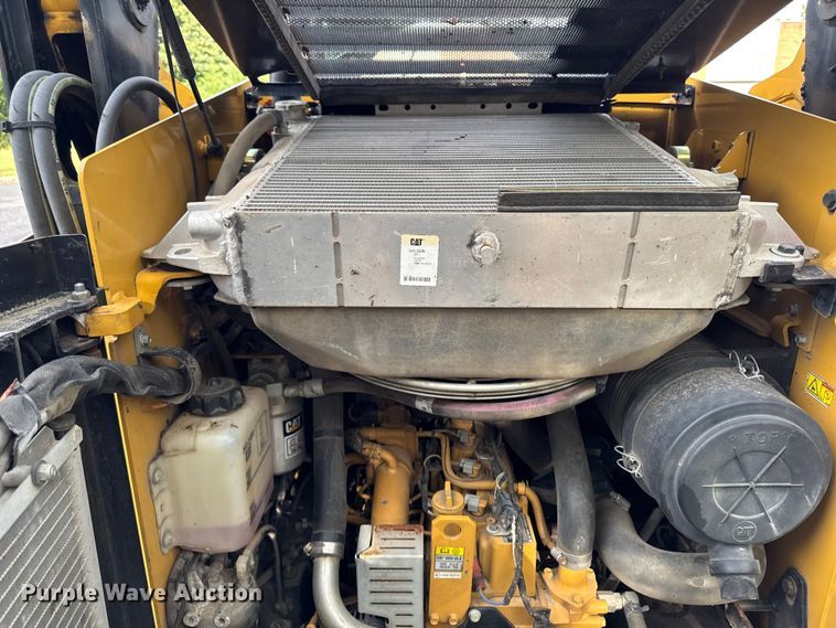 image for item EV4010 2015 Caterpillar 242D skid steer loader
