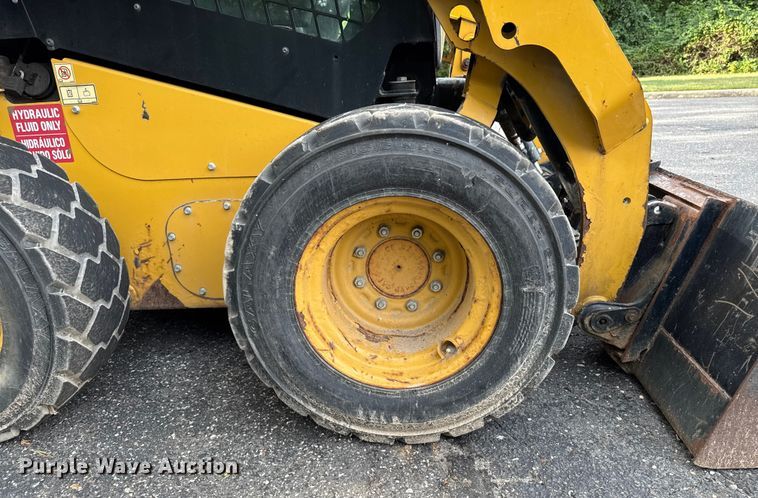 image for item EV4010 2015 Caterpillar 242D skid steer loader