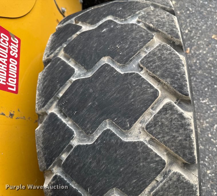 image for item EV4010 2015 Caterpillar 242D skid steer loader