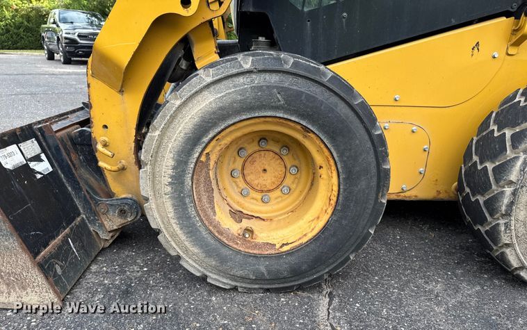 image for item EV4010 2015 Caterpillar 242D skid steer loader