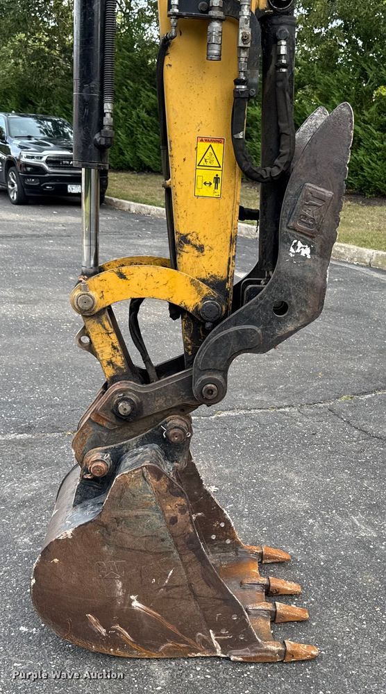 image for item EV4012 2017 Caterpillar 305.5E2 mini excavator