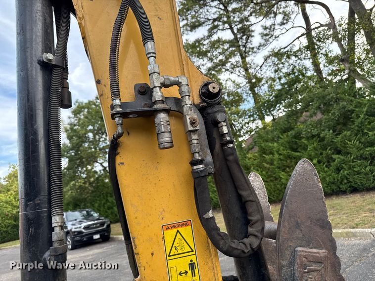 image for item EV4012 2017 Caterpillar 305.5E2 mini excavator