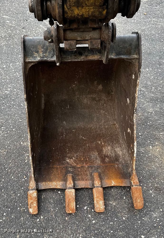 image for item EV4012 2017 Caterpillar 305.5E2 mini excavator