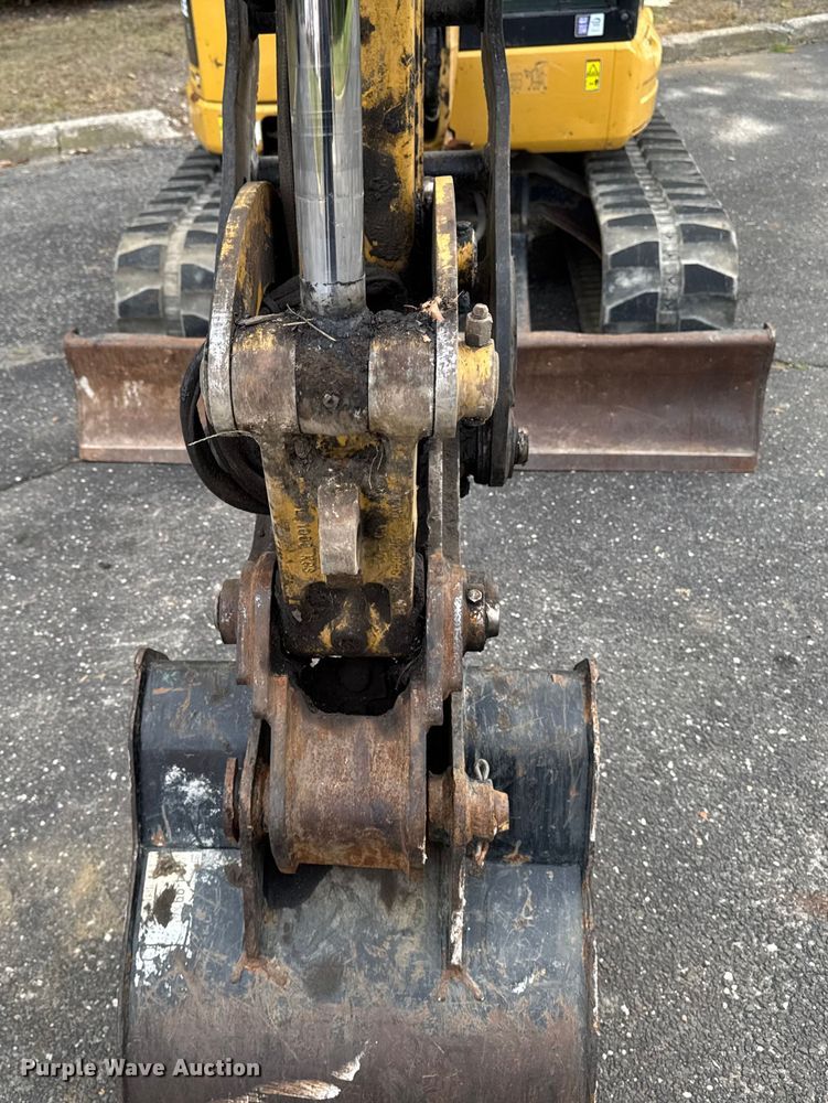 image for item EV4012 2017 Caterpillar 305.5E2 mini excavator
