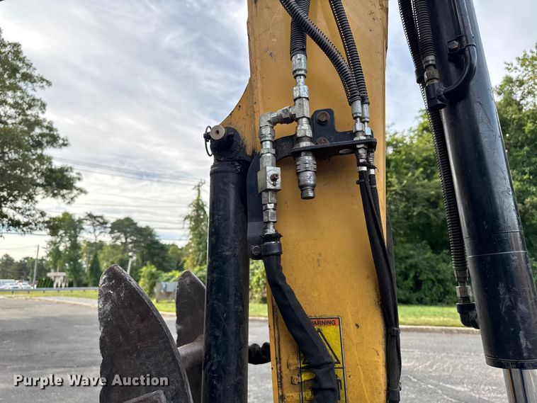 image for item EV4012 2017 Caterpillar 305.5E2 mini excavator