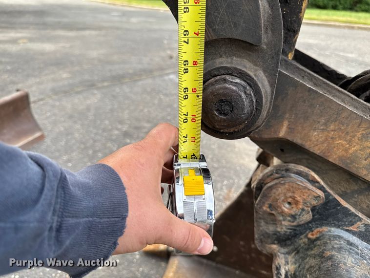 image for item EV4012 2017 Caterpillar 305.5E2 mini excavator