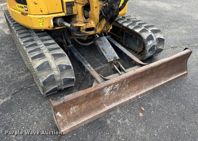 image for item EV4012 2017 Caterpillar 305.5E2 mini excavator