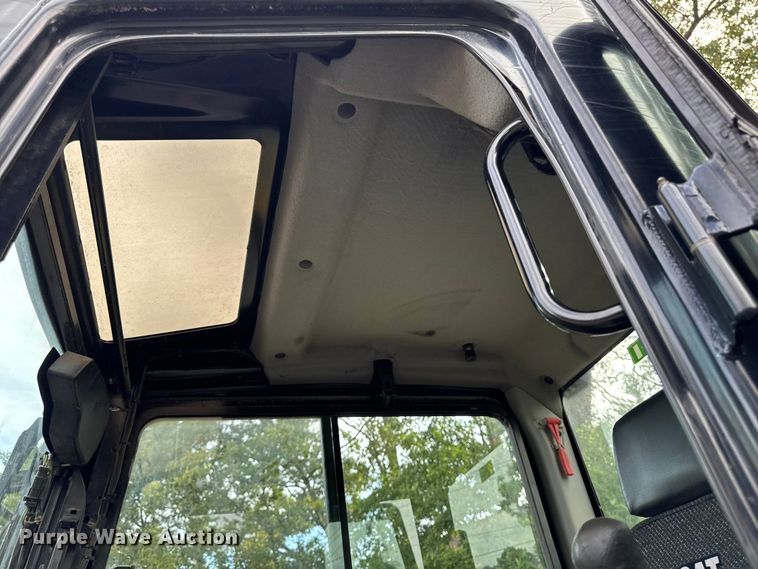 image for item EV4012 2017 Caterpillar 305.5E2 mini excavator