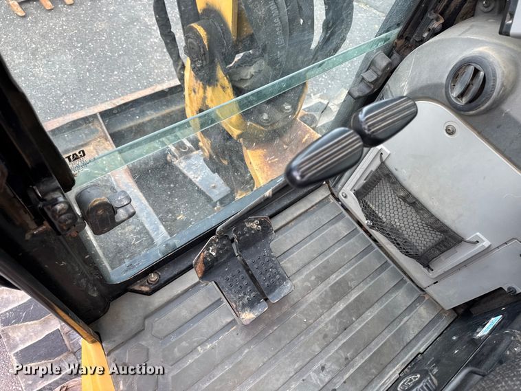 image for item EV4012 2017 Caterpillar 305.5E2 mini excavator