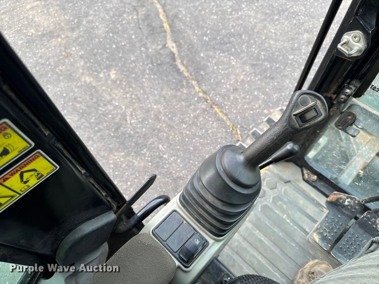 image for item EV4012 2017 Caterpillar 305.5E2 mini excavator