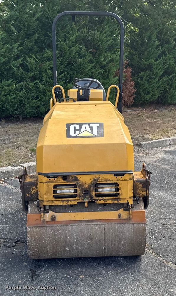 COMPACTADOR 2019 CATERPILLAR CB18