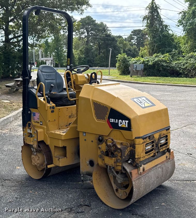 COMPACTADOR 2019 CATERPILLAR CB18